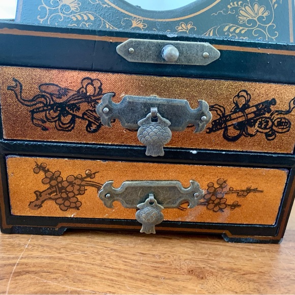 Antique Scenic Hand Painted Asian Jewelry Box With Mirror Inset - Picture 5 of 15